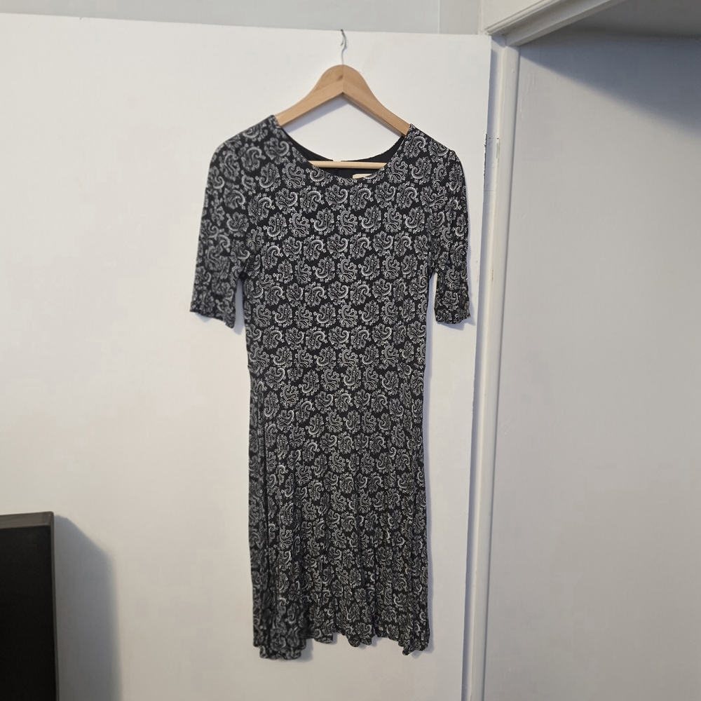 LOFT Gray and White Paisley Dress With Teal Accents